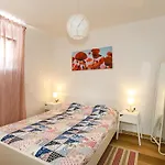 Lejlighed New With Terrace Krk - Kuca&more App No13 Krk Town