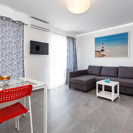 Lejlighed New With Terrace Krk - Kuca&more App No13 Krk Town